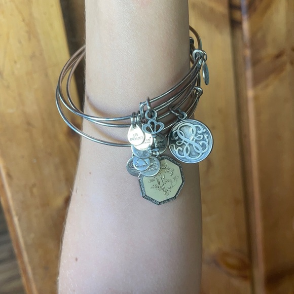 Set of 3 Alex & ani bracelets silver lock eternal - Picture 1 of 6